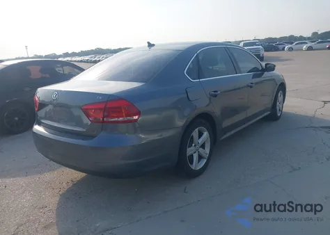 2015 Volkswagen Passat 1.8T Limited Edition из США, поврежденный, VIN 1VWAS7A34FC090502
